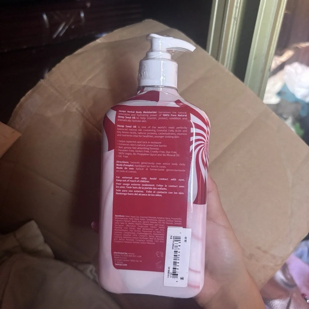 Hempz Peppermint Vanilla Swirl Holiday Body Moisturizer Lotion 17oz Limited Ed